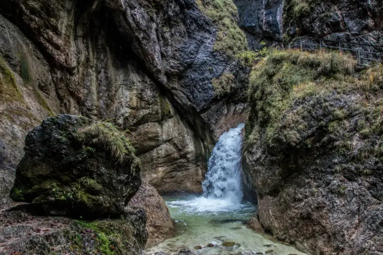 Wasserfall in der Almbachklamm im Berchtesgadener Land