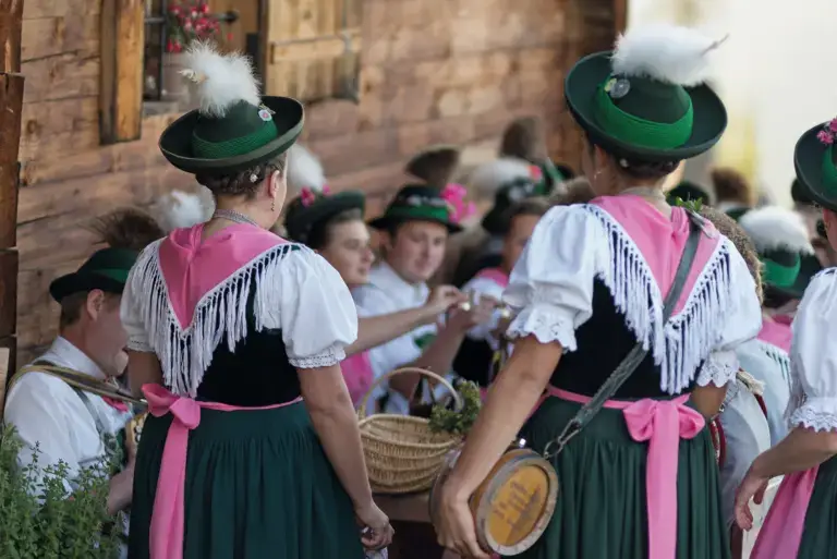 Trachtengruppe bei einem Fest im Berchtesgadener Land