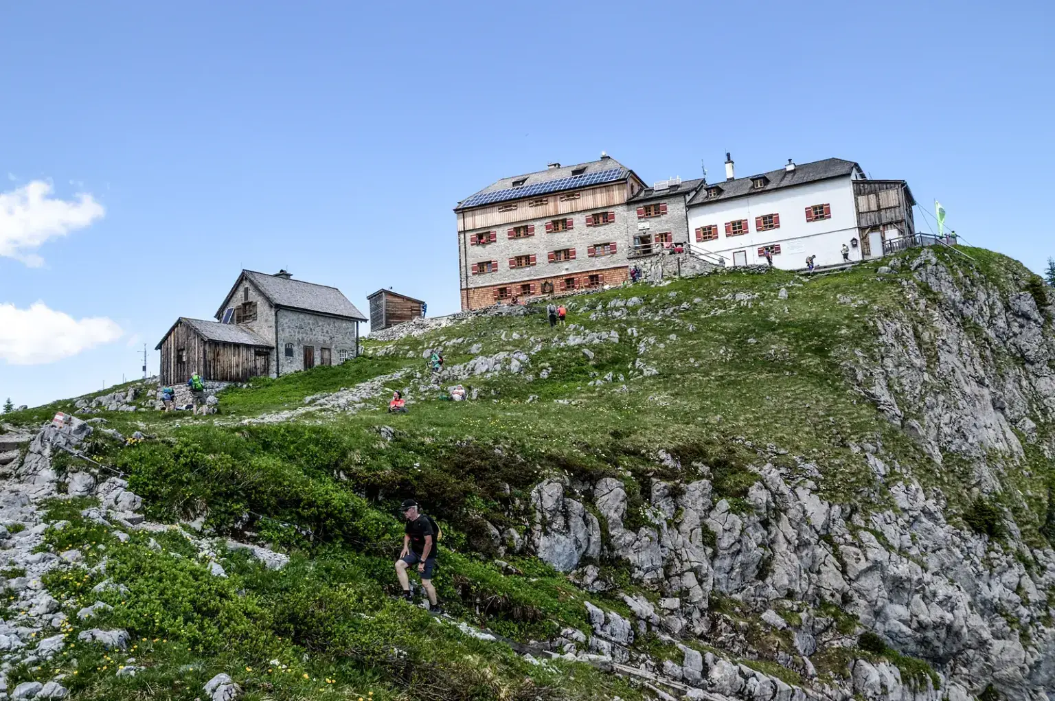 Watzmannhaus auf dem Falzköpfl im Sommer